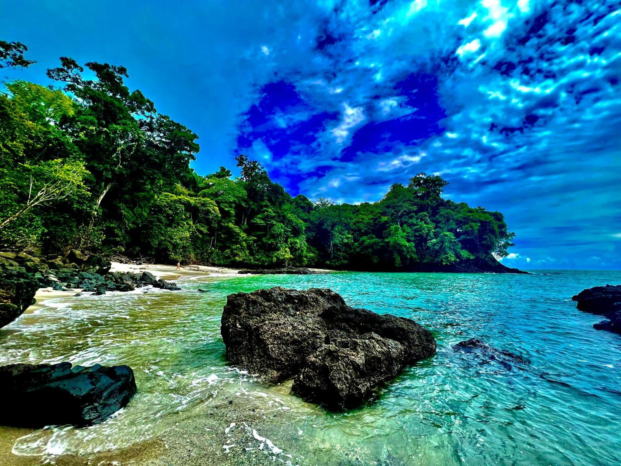 Beachfront Paradise Manuel Antonio Esterno foto