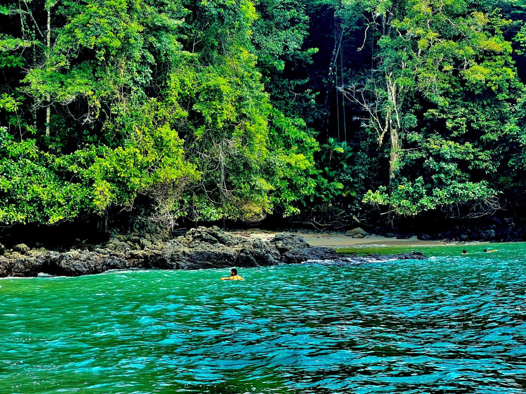 Beachfront Paradise Manuel Antonio Esterno foto