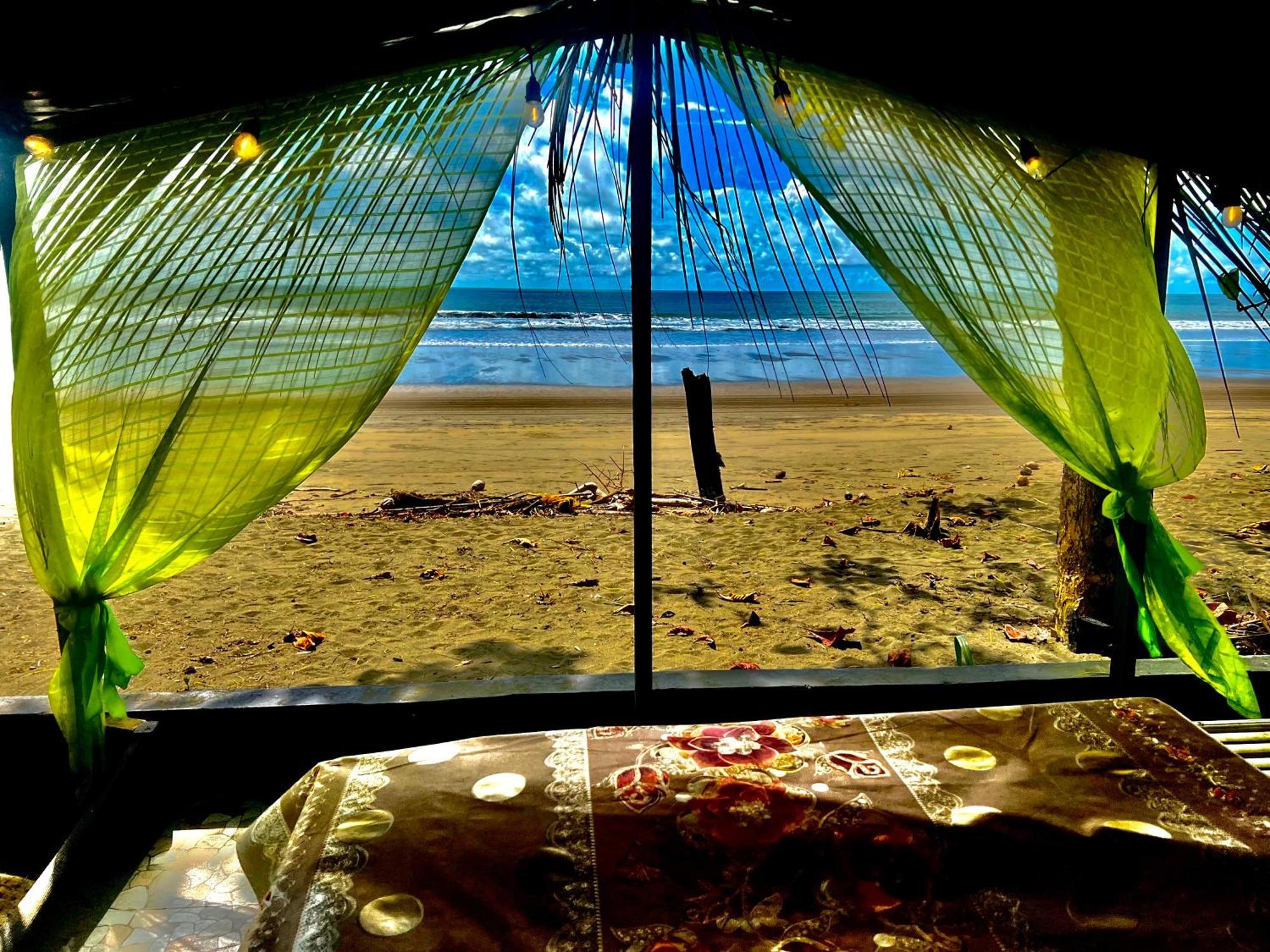 Beachfront Paradise Manuel Antonio Esterno foto