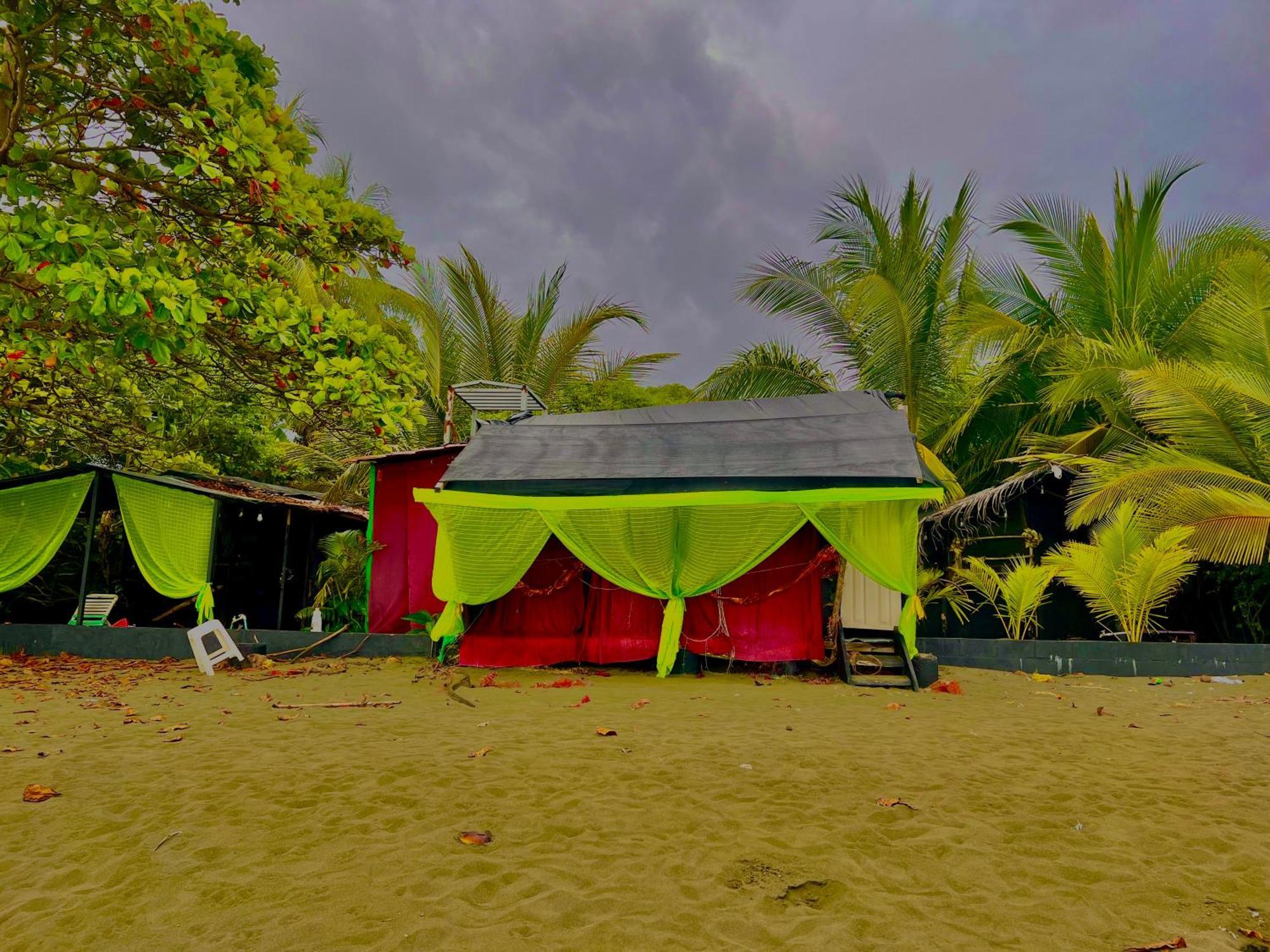 Beachfront Paradise Manuel Antonio Esterno foto